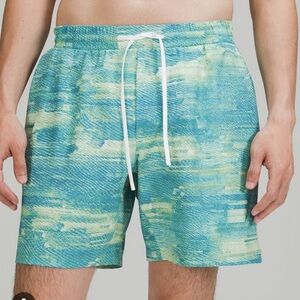 Lululemon Channel Cross Swim Short 7" Pixel Shift Hawaiian Blue Multi‎ Large